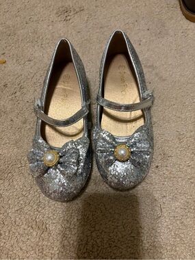 Dream Pairs Silver Glitter Mary Jane Shoes with Pearl Bow